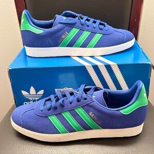 New Men’s Adidas Gazelle Royal Blue with Green Stripes Sneakers Shoes Size 8 1/2